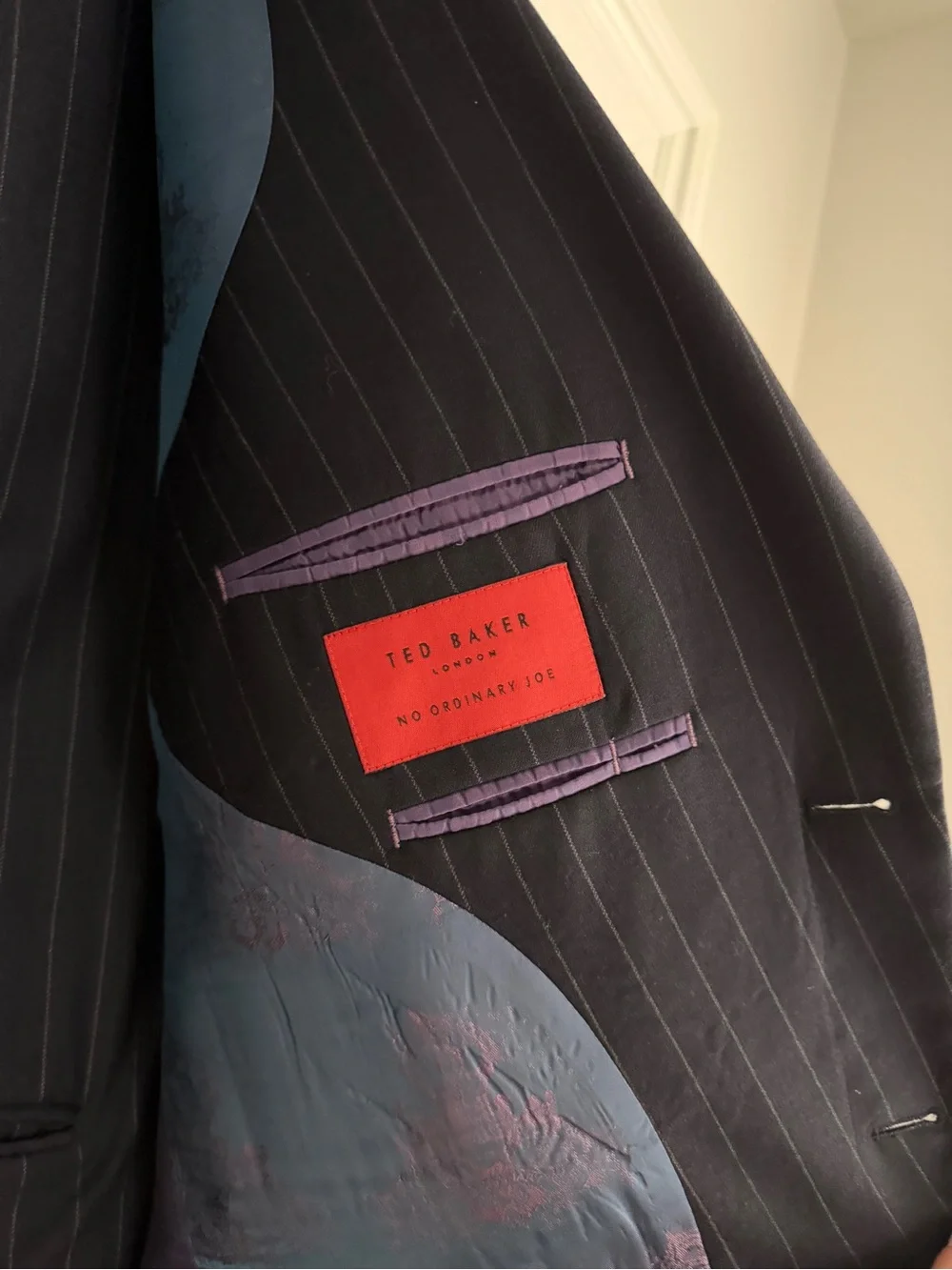 Ted Baker London No Ordinary Joe 100% Wool Navy Pinstripe Suit 42R 35x30